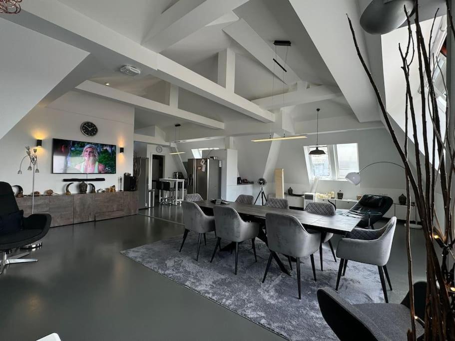 6 Zimmer Maisonette-Penthouse Pool Dachterrasse Luxus München Buitenkant foto